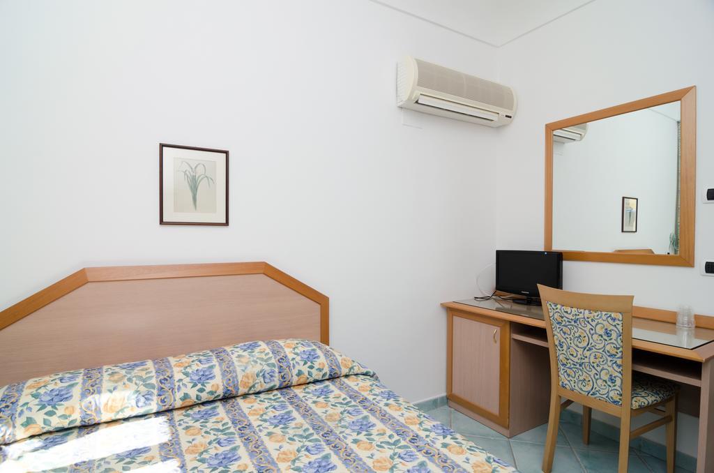 La Capannina - Hotel & Apartments Ischia Ngoại thất bức ảnh